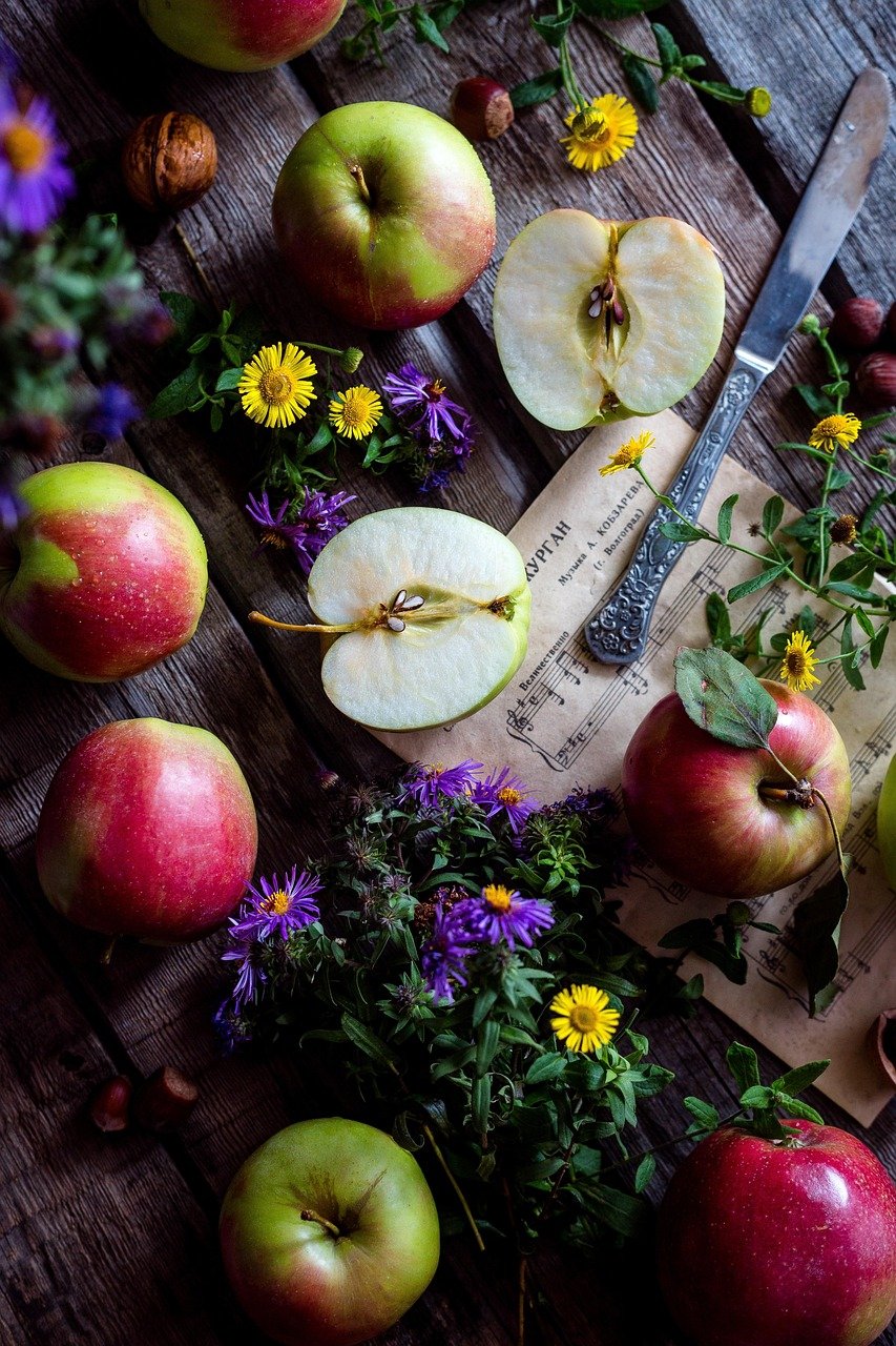 apples, garden, wooden desk, still life, apple orchard, apple, fruit, ripe, harvest, leaves, fruity garden, elitexpo, autumn, fresh, eco, dacha, tumblr wallpaper, nature, iphone wallpaper